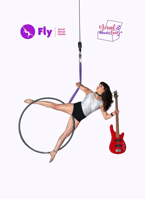 Alumna de Fly en una sesión de fotos de danza aérea