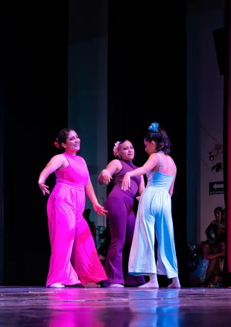 Alumnas de Fly en una presentación